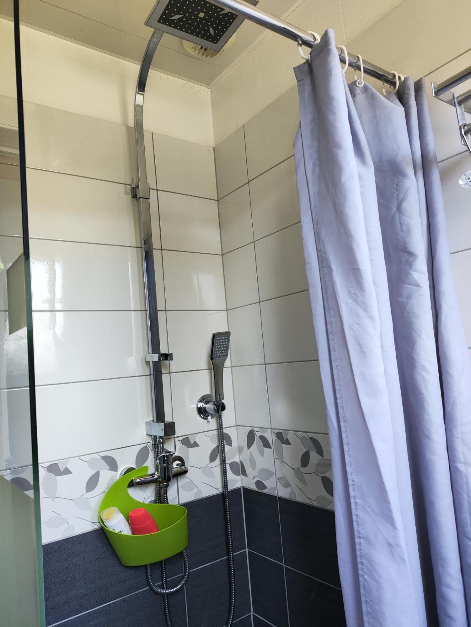 Privatunterkunft Room,chambre Privee Chez L'habitant,parking Voiture Devant La Maison,garage Moto Et Velo Colmar